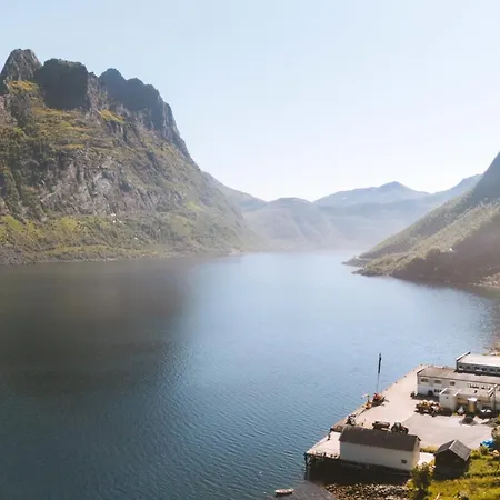 Spacious Waterfront Gem - Panoramic View - Terrace 别墅 *