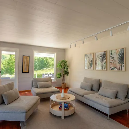 Spacious Waterfront Gem - Panoramic View - Terrace Villaer *