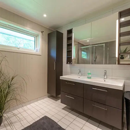 别墅 Spacious Waterfront Gem - Panoramic View - Terrace Fjordgard