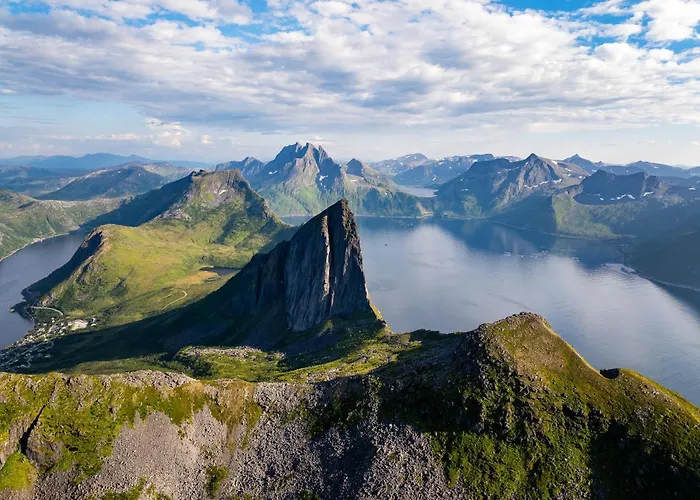 Villa Spacious Waterfront Gem - Panoramic View - Terrace Fjordgard