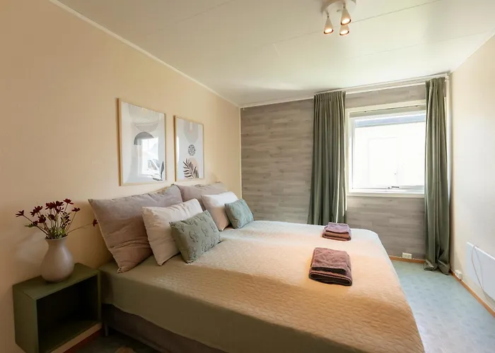 Spacious Waterfront Gem - Panoramic View - Terrace Villa Fjordgard