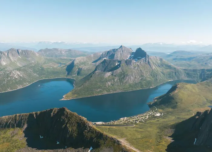 Villa Spacious Waterfront Gem - Panoramic View - Terrace