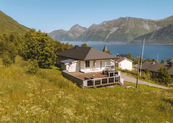 Spacious Waterfront Gem - Panoramic View - Terrace Villa *