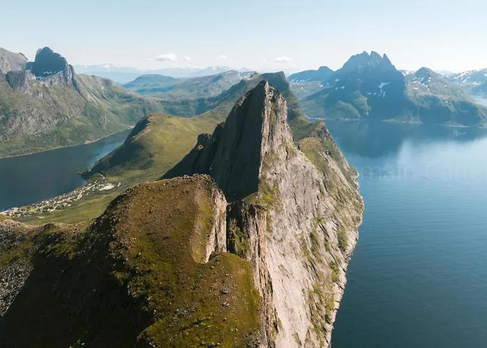 Spacious Waterfront Gem - Panoramic View - Terrace Fjordgard