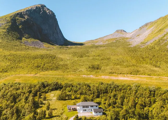 Spacious Waterfront Gem - Panoramic View - Terrace *