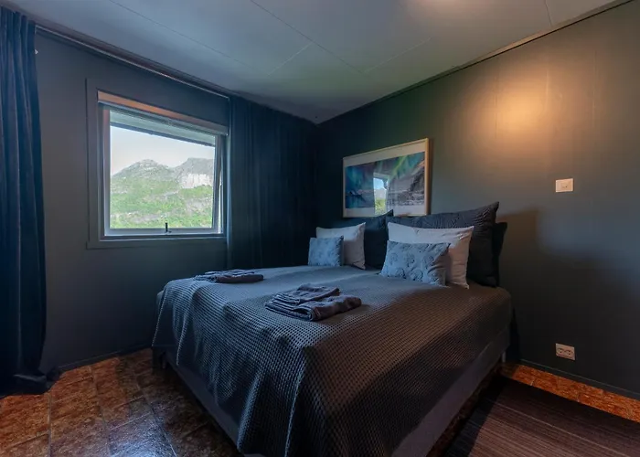 Spacious Waterfront Gem - Panoramic View - Terrace * Fjordgard