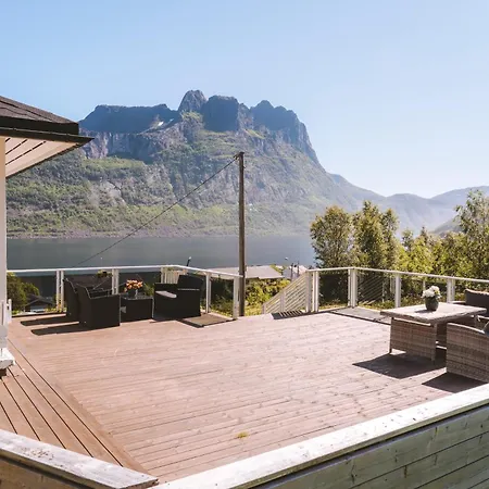 Βίλα Spacious Waterfront Gem - Panoramic View - Terrace
