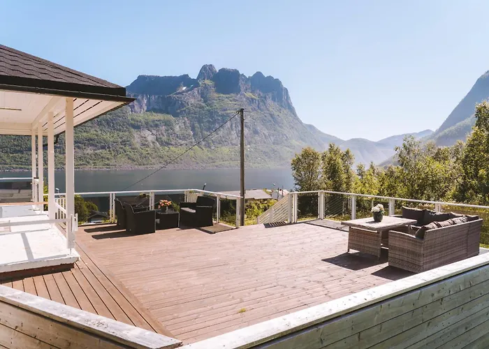 Βίλα Spacious Waterfront Gem - Panoramic View - Terrace